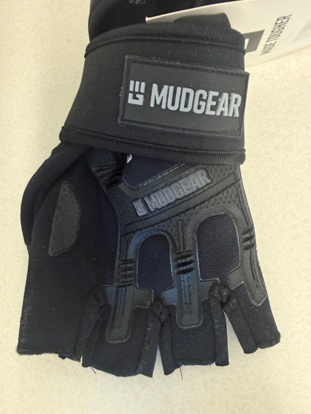 Mudgear Men's Black Fingerless Training Gloves